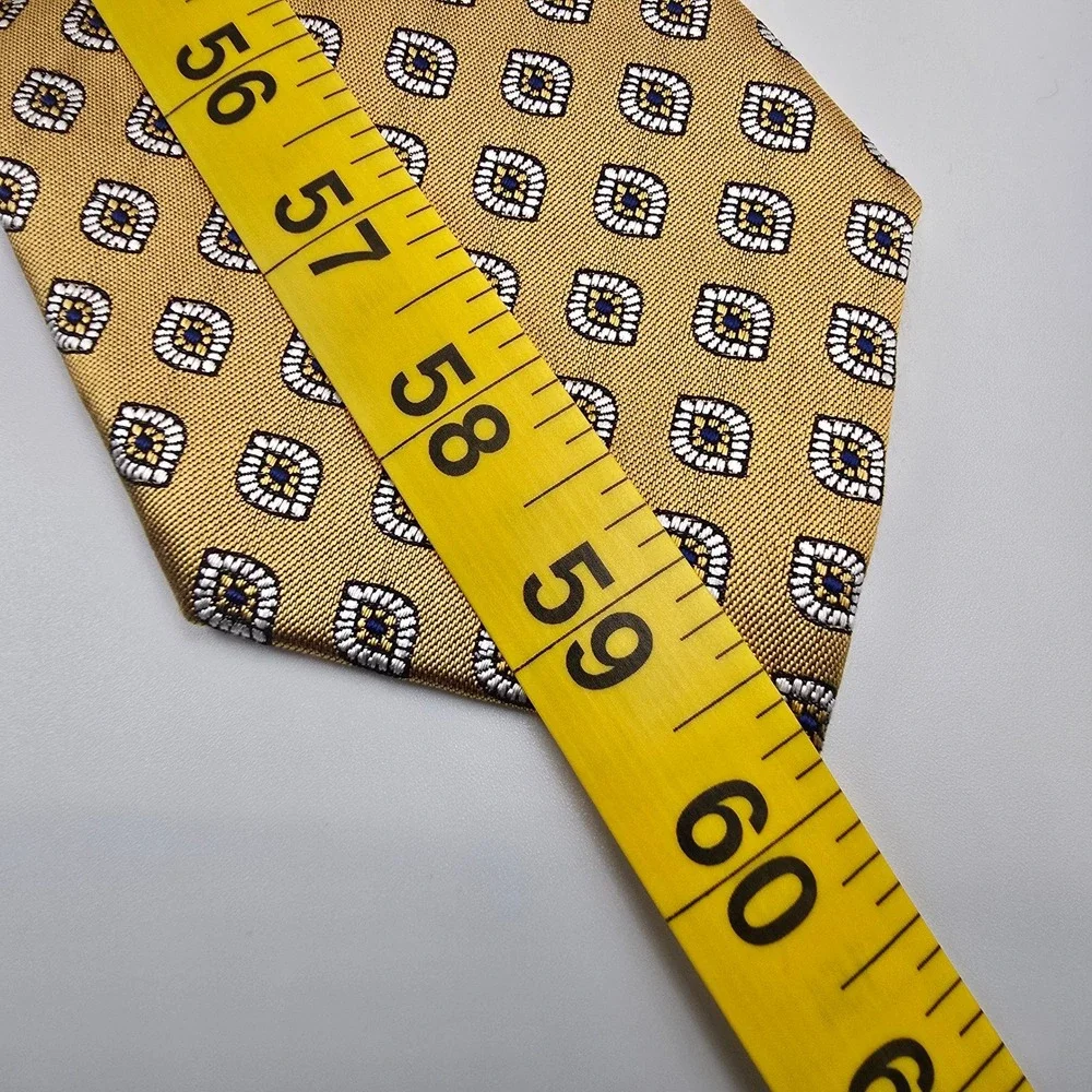 Jos.‎ A. Bank Executive Collection Gold Geometric Medallion 100% Silk Tie Mens